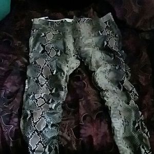Mens PU leather snakeskin  PRINT pants .